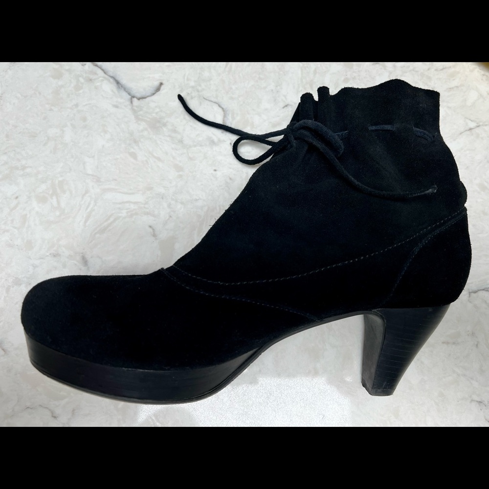 Sachelle Black Suede Booties